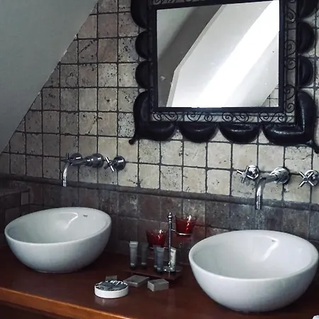 Manoir Des Douets Fleuris Hotel 3*
