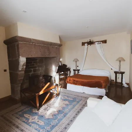 Manoir Des Douets Fleuris Отель 3*