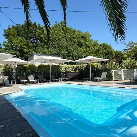 Manoir Des Douets Fleuris Отель